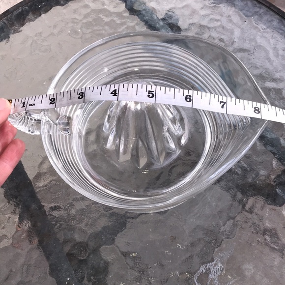 Real Crystal Large 8 inch Vintage Ribbed Crystal Glass Citrus Juicer with Handle - Picture 6 of 9